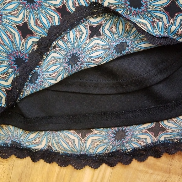 SOLD Sans Souci Kaleidoscope Dolphin Shorts - Picture 3 of 5